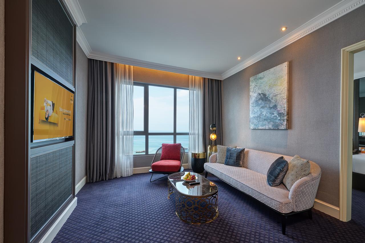 Hatten Place Melaka Ngoại thất bức ảnh A suite at the hotel